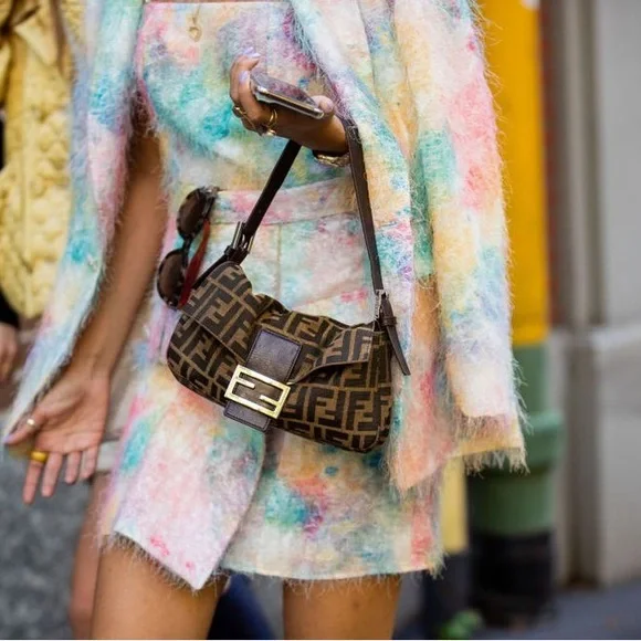 Fendi Brown and Black Shoulder Bag - Picture 2 of 14